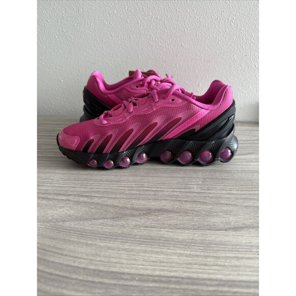 Nike Pink and Black Athletic Shoes - Picture 10 of 12